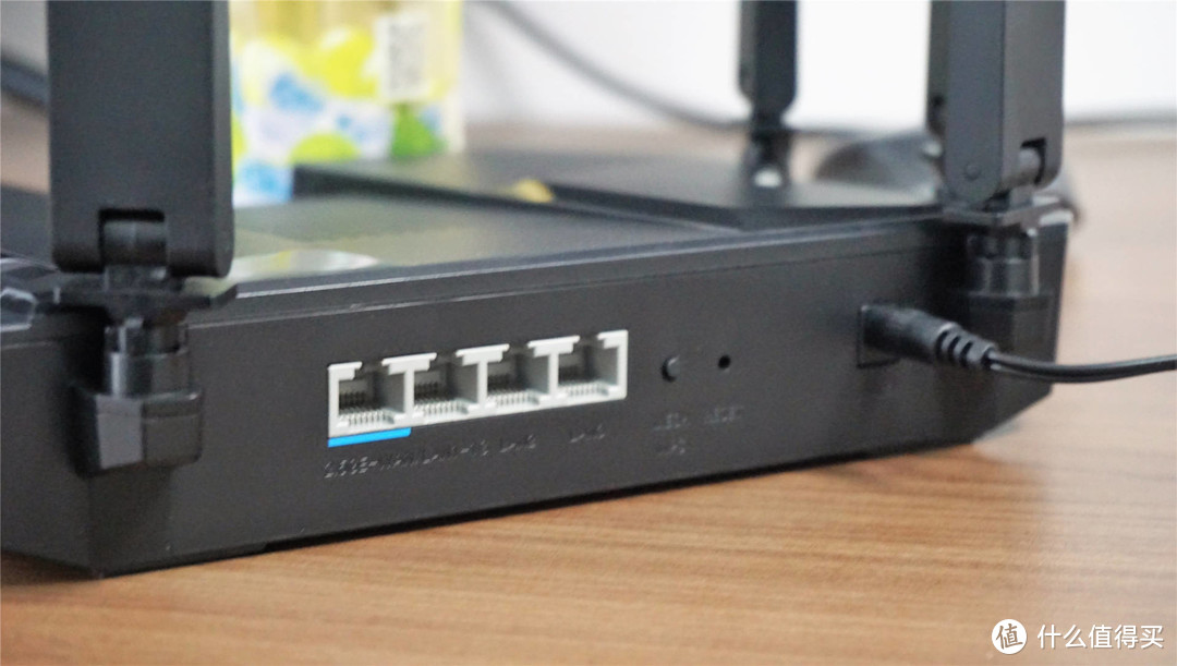 性价比天花板！中兴AX5400Pro双频千兆路由评测：真千兆网口良心