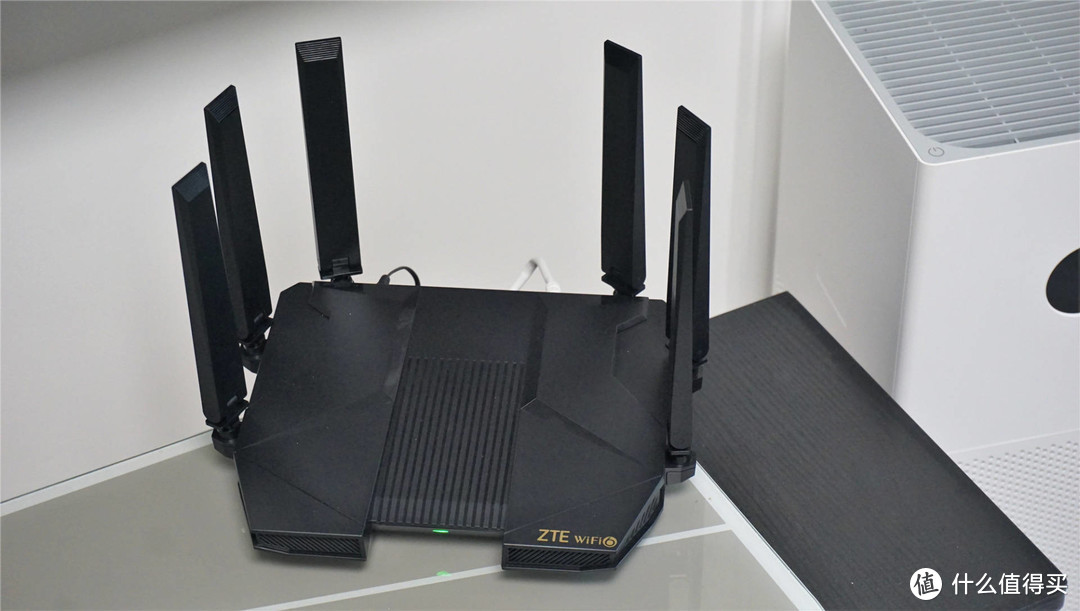 性价比天花板！中兴AX5400Pro双频千兆路由评测：真千兆网口良心