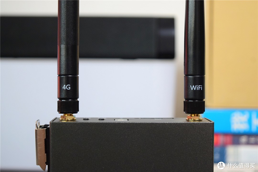 国产百元工业路由器，支持4G上网和智能组网：蒲公英R300A评测