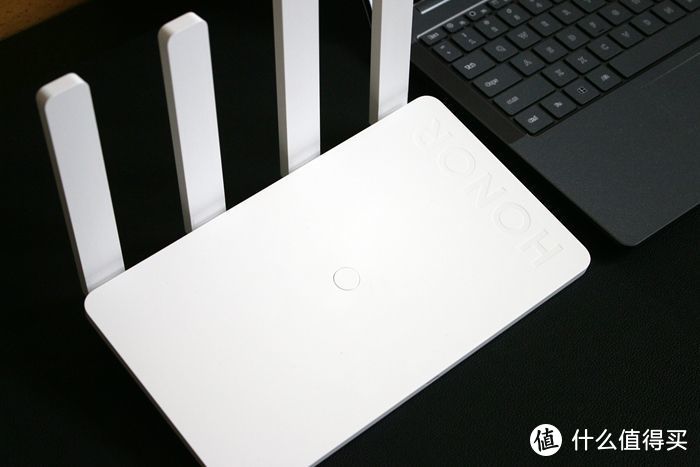荣耀路由4体验：极速Wi-Fi 6，畅快看8K！