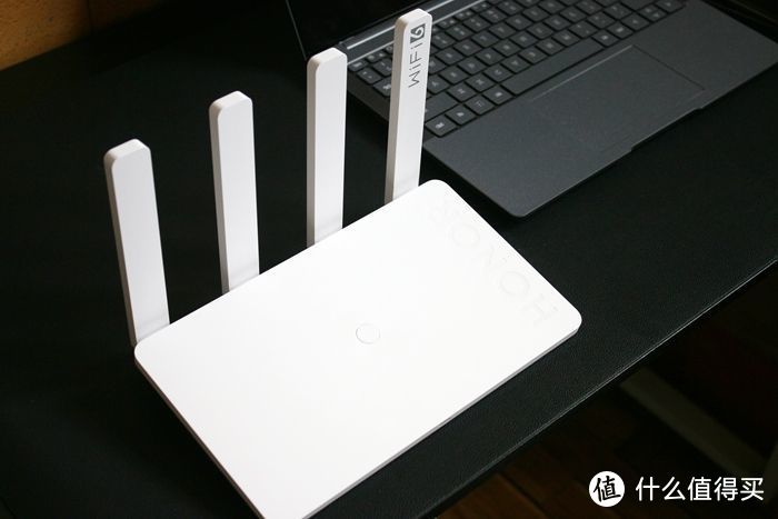 荣耀路由4体验：极速Wi-Fi 6，畅快看8K！