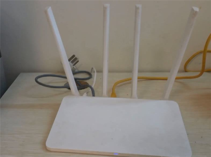 百兆宽带变龟速?路由器上这个升速开关,看看是不是没打开?