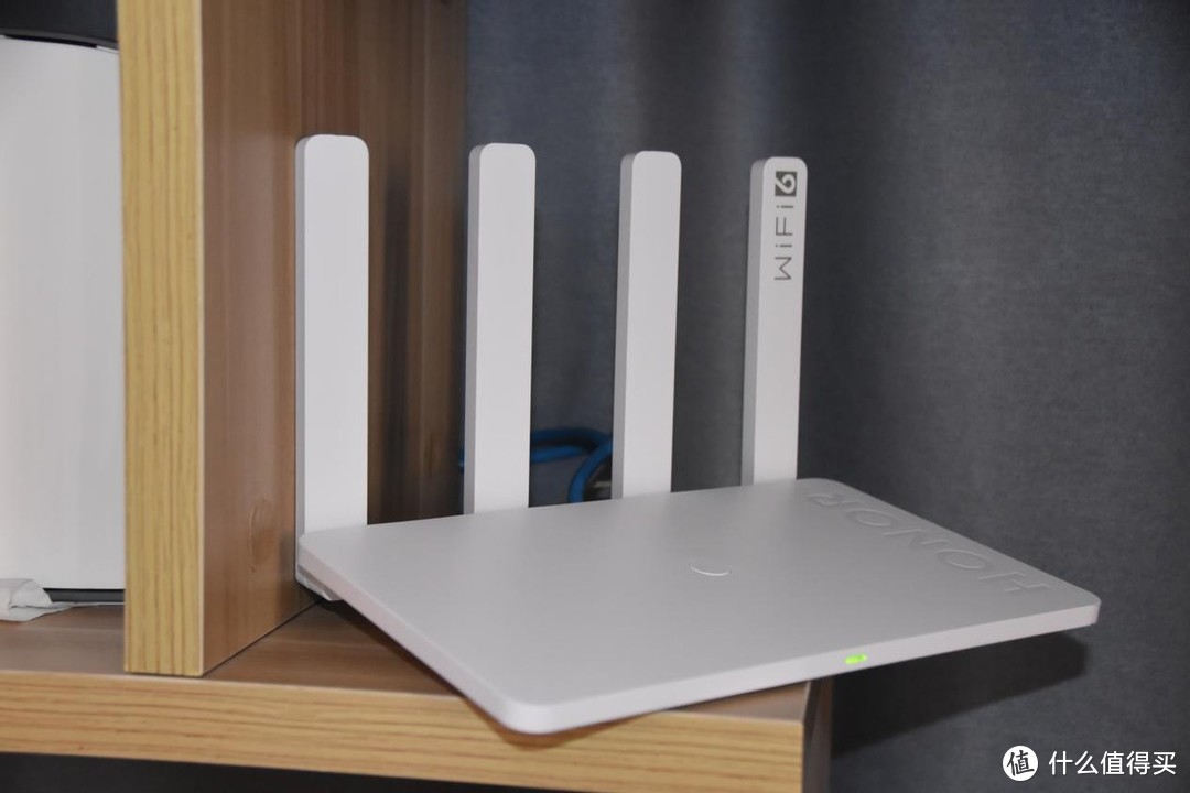 荣耀路由4体验：传输快、信号稳、穿墙强