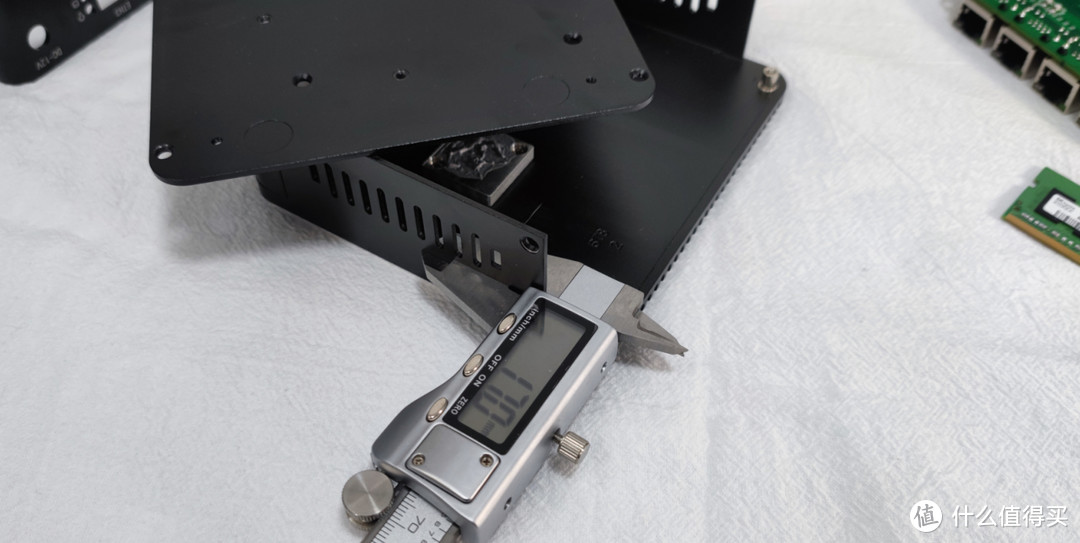 网红 J4125 小主机 2.5G 软路由开箱晒单初体验