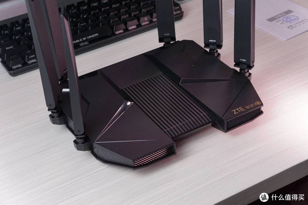 路由器在客厅，卧室没信号怎么办？真2.5G网口升级家庭内网|中兴AX5400 Pro上手体验