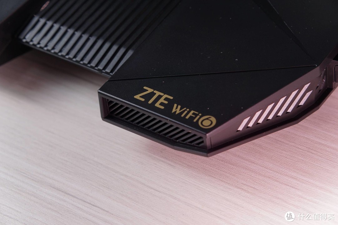 路由器在客厅，卧室没信号怎么办？真2.5G网口升级家庭内网|中兴AX5400 Pro上手体验