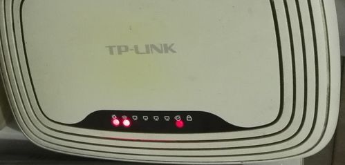 下面以常见的tp-ling路由器为例,简介各指示灯所表示的意思