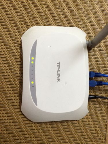 我家的路由器的指示灯只闪烁了3,而且我家的网线貌似也坏了,请问是