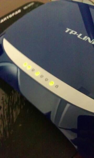 无限路由器指示灯; 刚买的路由器; tp link亮几个灯