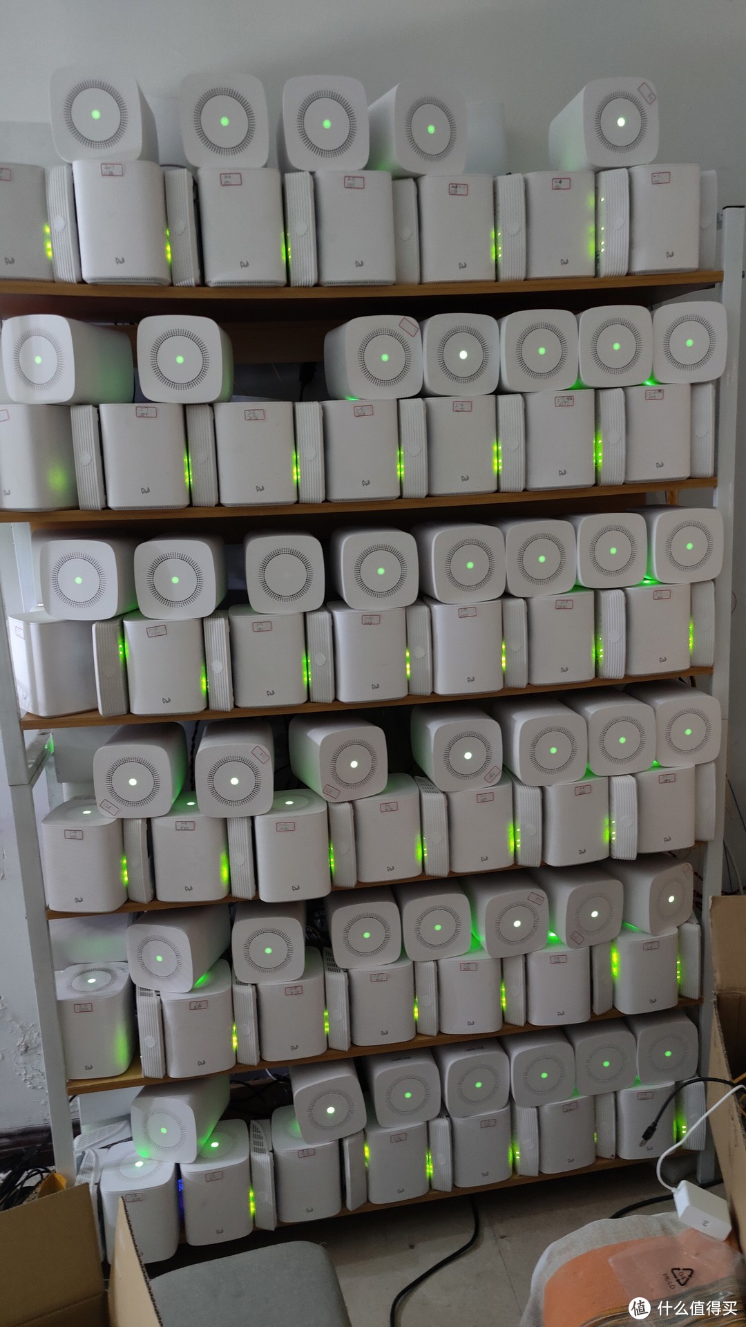 我的小矿场，移动一拖二组合3.8G，另一边还有电信汇聚4.7G，场面太乱了，实在不好意思拍出来给各位同学看