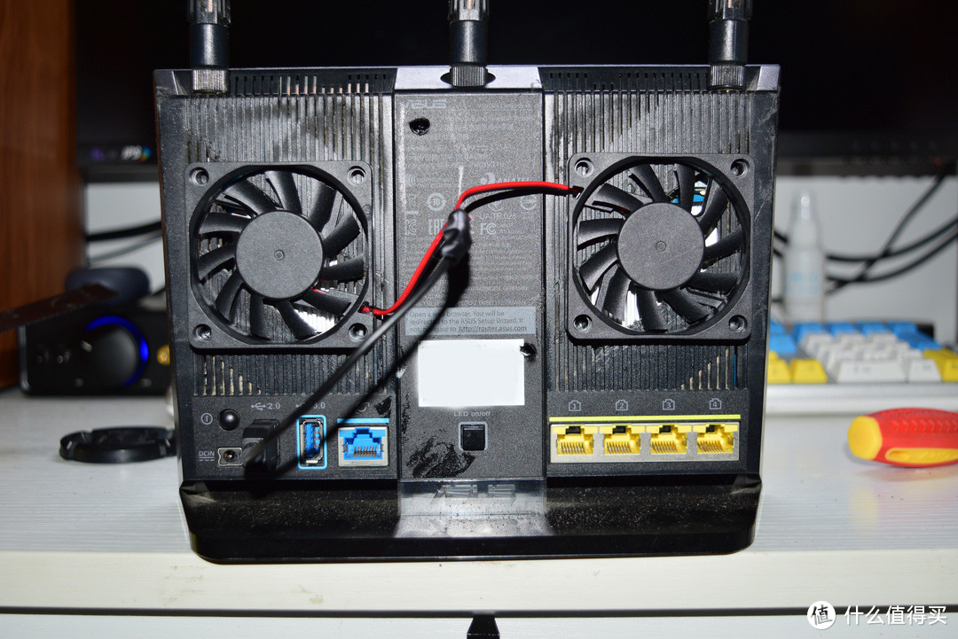 AC86U散热魔改，换铜片导热开天窗加风扇