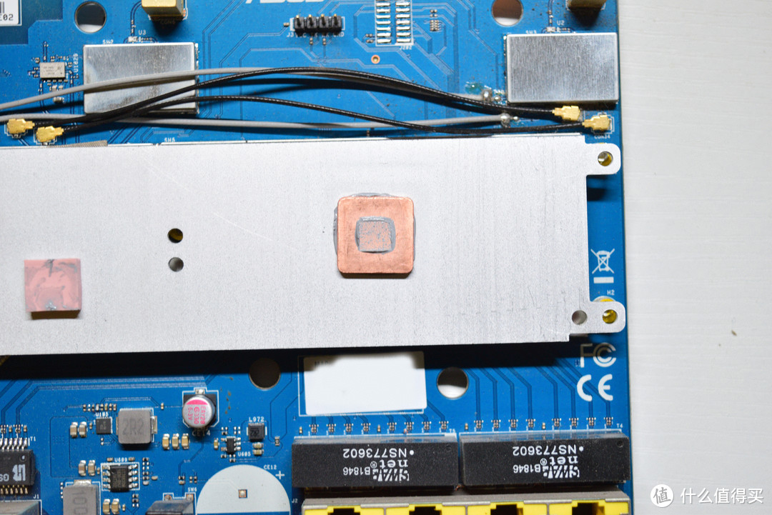 AC86U散热魔改，换铜片导热开天窗加风扇