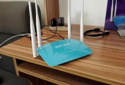 家庭路由器一定别放在这3个地方,否则百兆宽带都会卡