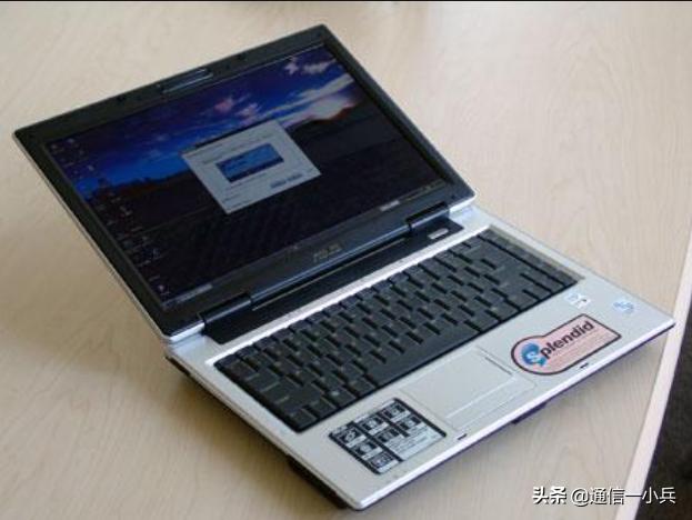 笔记本电脑连网线开启热点，和加一个路由器的效果一样吗？