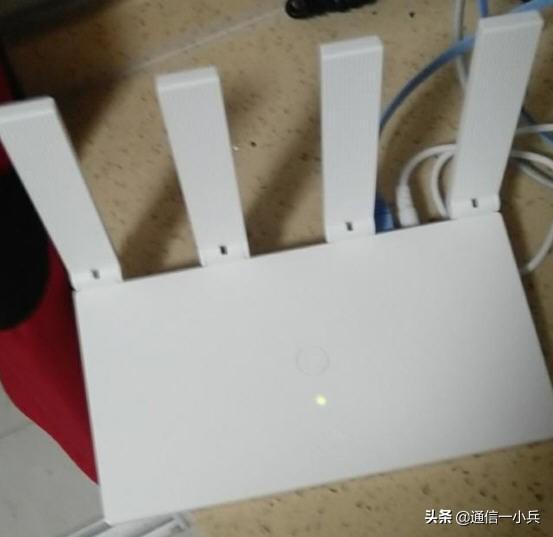 笔记本电脑连网线开启热点，和加一个路由器的效果一样吗？