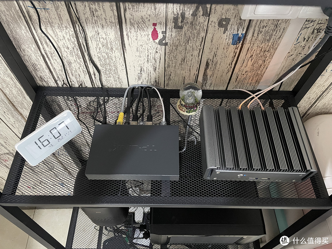 几十块钱买了一个置物架 放设备 还不错分享一下