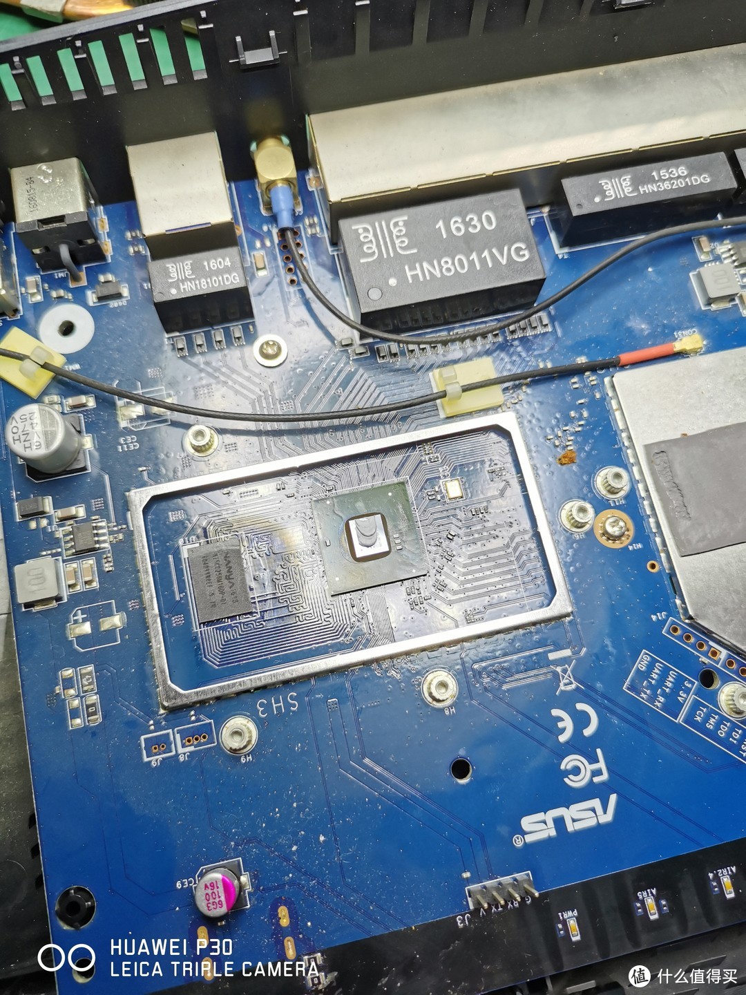 这是CPU。 旁边的记忆已经改变了。 根据我的朋友, 这是平常的。