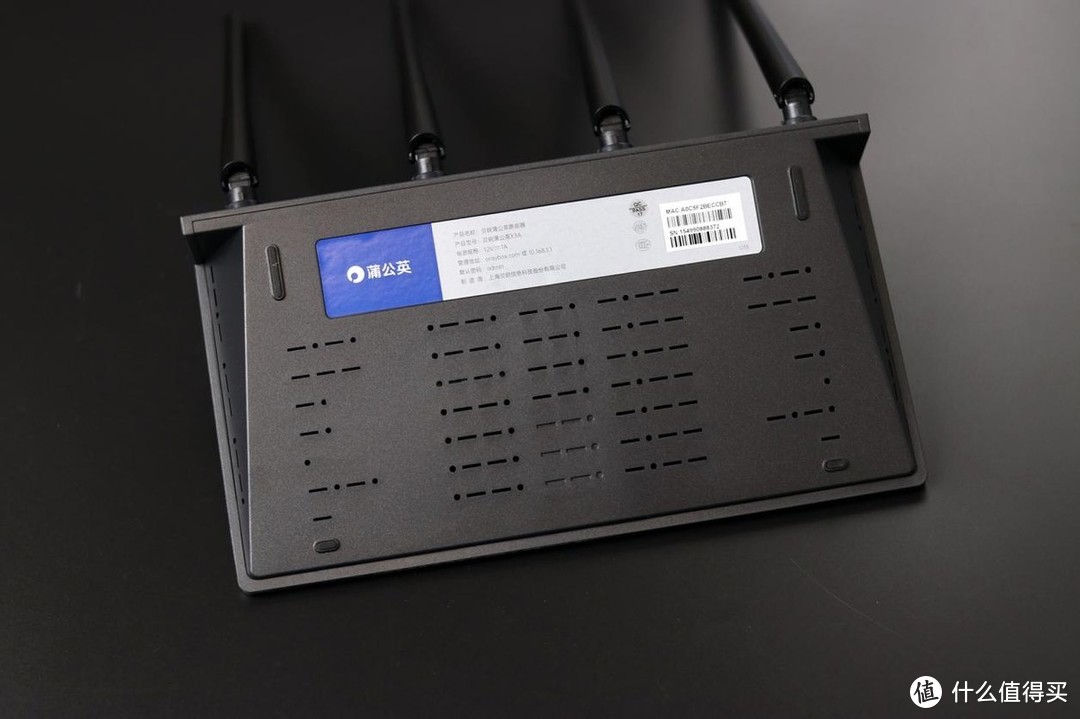 百元级别的千兆路由器，还能异地组网？这算是捡到宝了吧