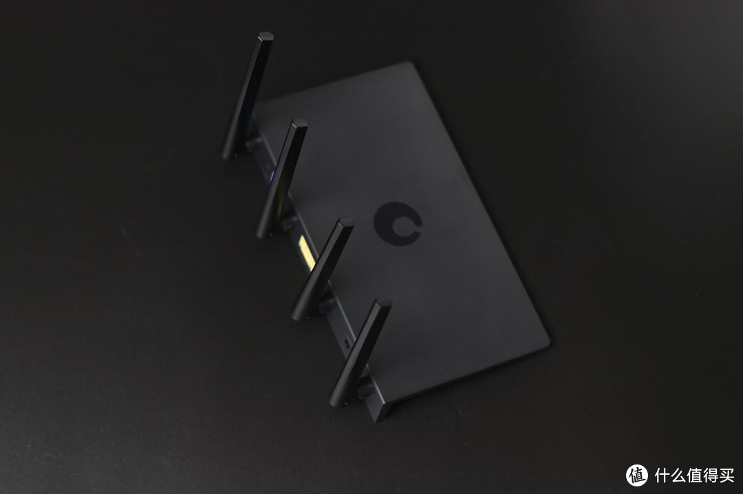 百元级别的千兆路由器，还能异地组网？这算是捡到宝了吧