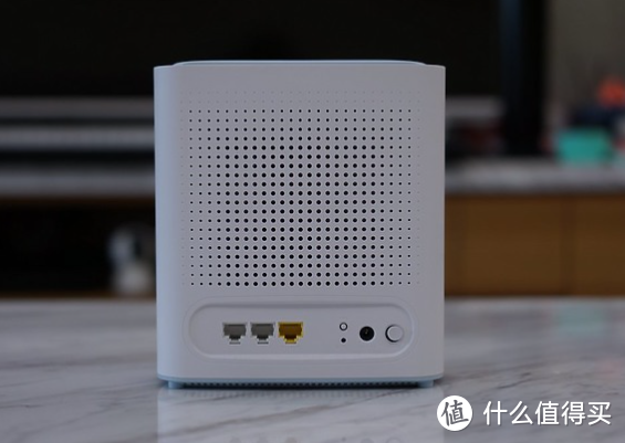 我是一个武装党, 一个无线的双频路由器。