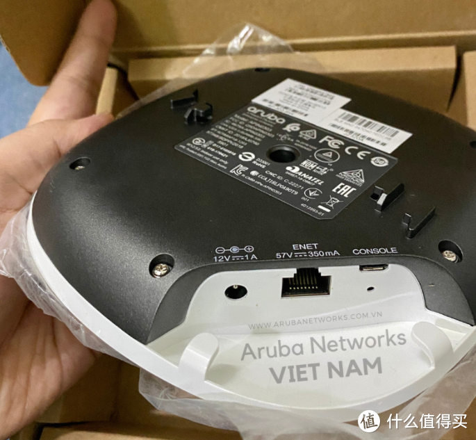 我们需要几个可以使用的 聚餐式小收音机