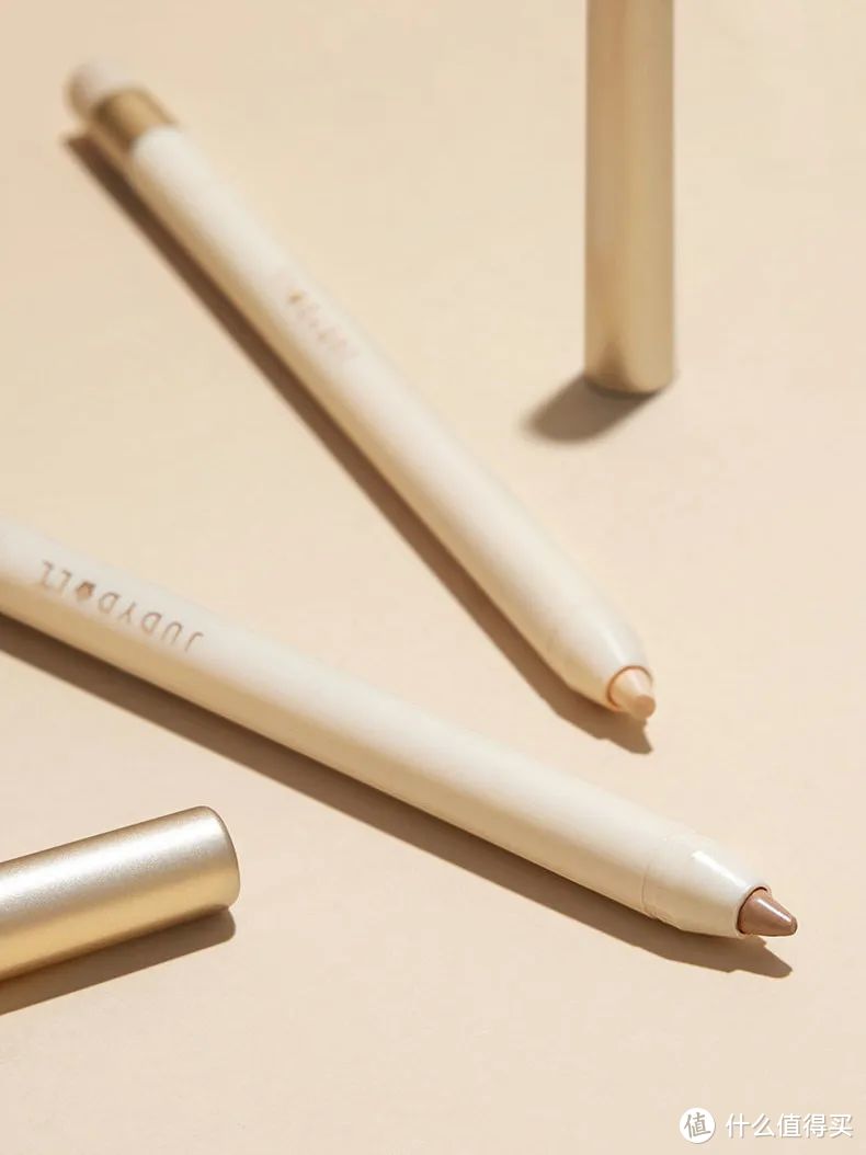 百雀羚光棱镜防晒；科颜氏紫玻A眼霜；NARS 皮肤目的收集... | 新品速递