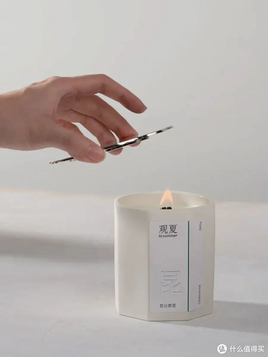 百雀羚光棱镜防晒；科颜氏紫玻A眼霜；NARS 皮肤目的收集... | 新品速递