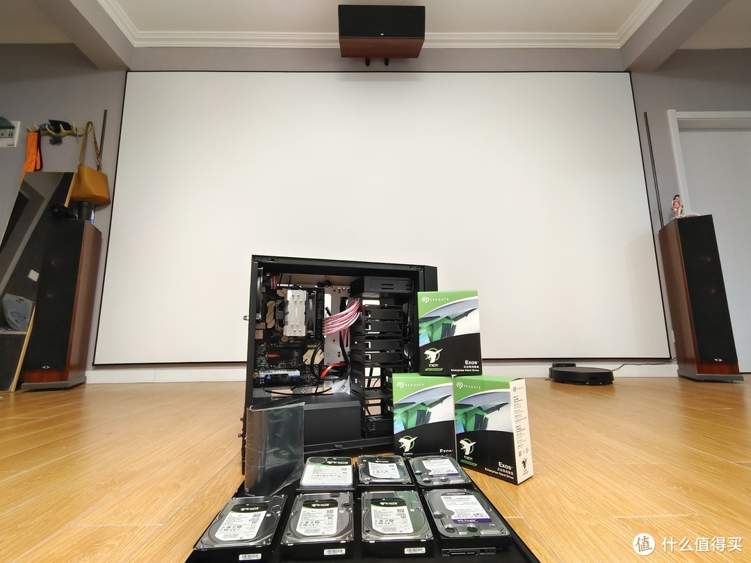 一张NAS和家庭电影院的照片