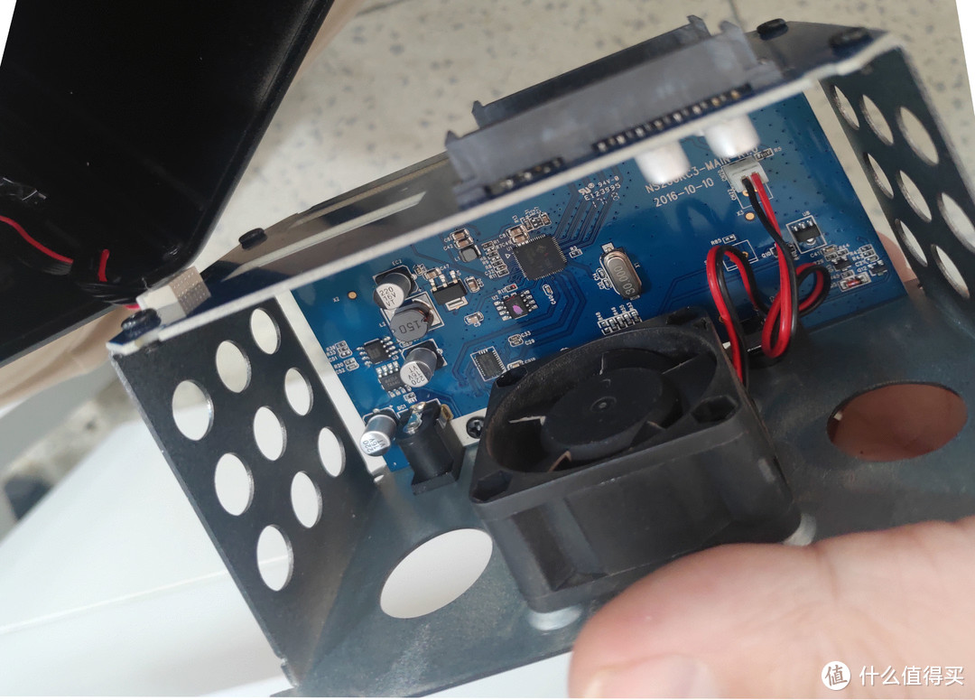 Orico双盘位硬盘盒拆修