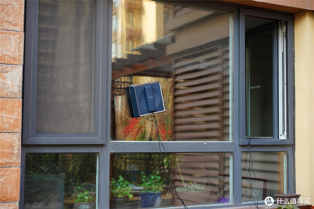 蓝宝擦窗机自用分享:高层擦窗不废劲,窗明几净很easy