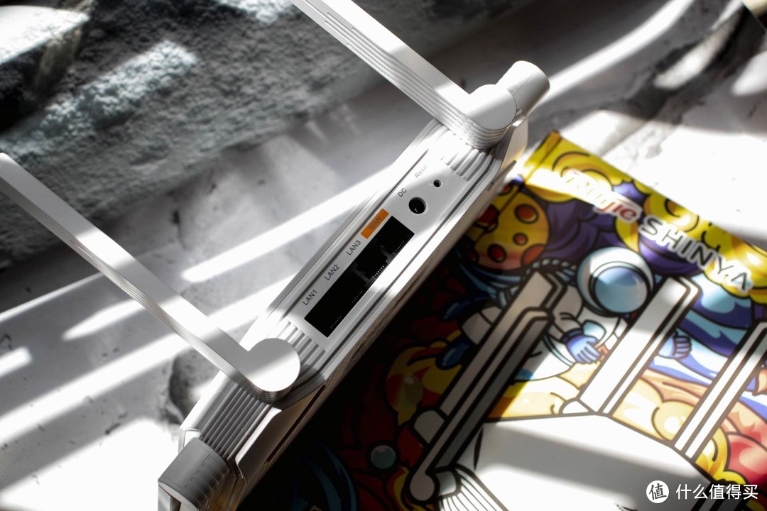 开箱到上网只需1分钟，首款免配置路由器来袭