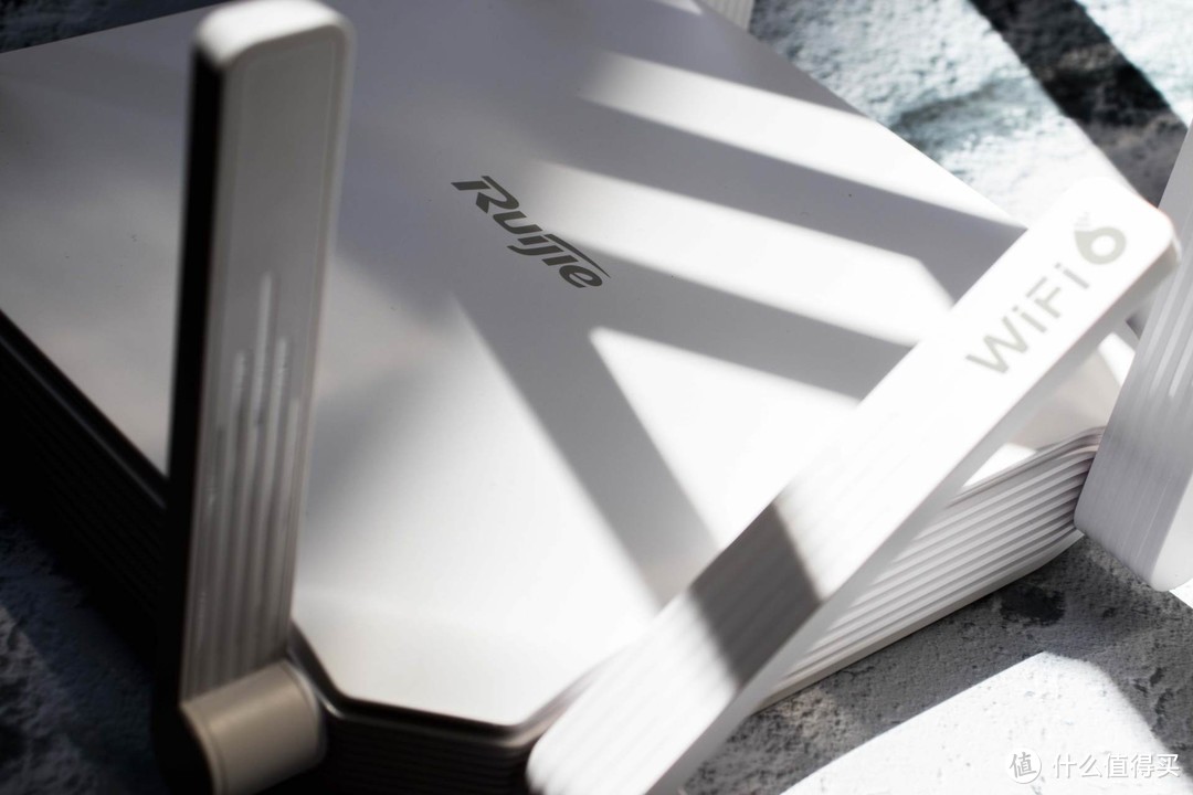 开箱到上网只需1分钟，首款免配置路由器来袭