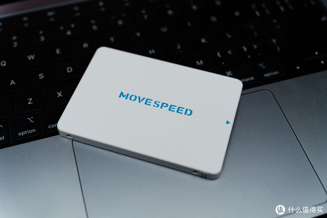 威联通NAS 系统盘 SSD 寿命到期更换体验，2 年后还退了全款