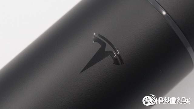 采用动圈式音头，搭载DSP处理芯片，TeslaMic特斯拉麦克风拆解报告