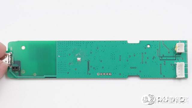 采用动圈式音头，搭载DSP处理芯片，TeslaMic特斯拉麦克风拆解报告