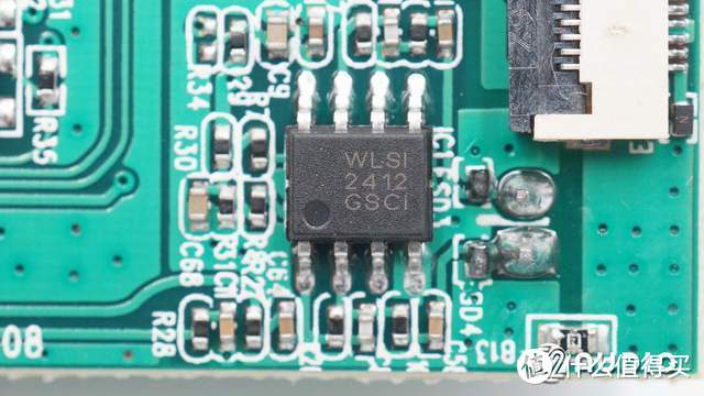 采用动圈式音头，搭载DSP处理芯片，TeslaMic特斯拉麦克风拆解报告