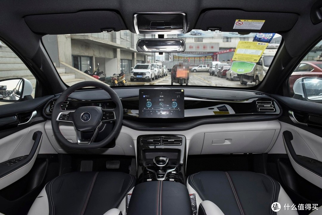 详解比亚迪秦PLUS DM-i：11.18万起，4月销量12465台，值得买吗？