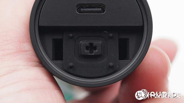 采用动圈式音头，搭载DSP处理芯片，TeslaMic特斯拉麦克风拆解报告