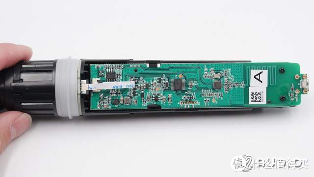 采用动圈式音头，搭载DSP处理芯片，TeslaMic特斯拉麦克风拆解报告