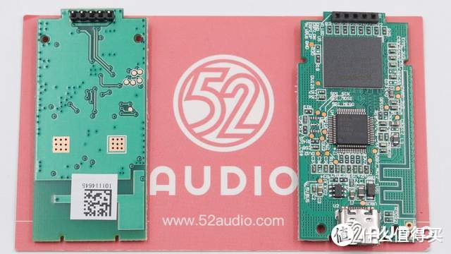 采用动圈式音头，搭载DSP处理芯片，TeslaMic特斯拉麦克风拆解报告