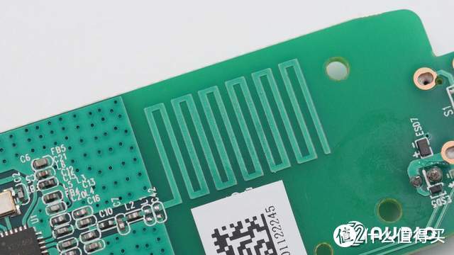 采用动圈式音头，搭载DSP处理芯片，TeslaMic特斯拉麦克风拆解报告