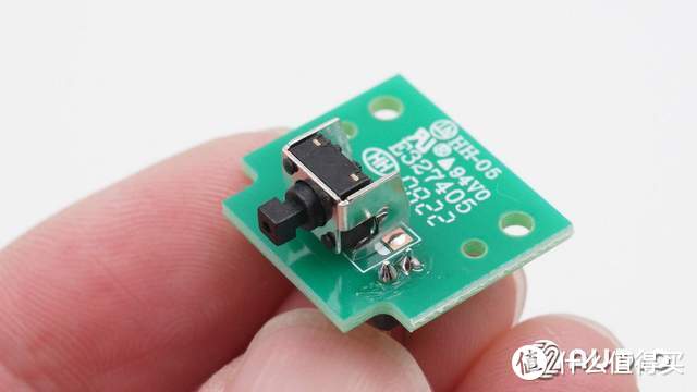 采用动圈式音头，搭载DSP处理芯片，TeslaMic特斯拉麦克风拆解报告