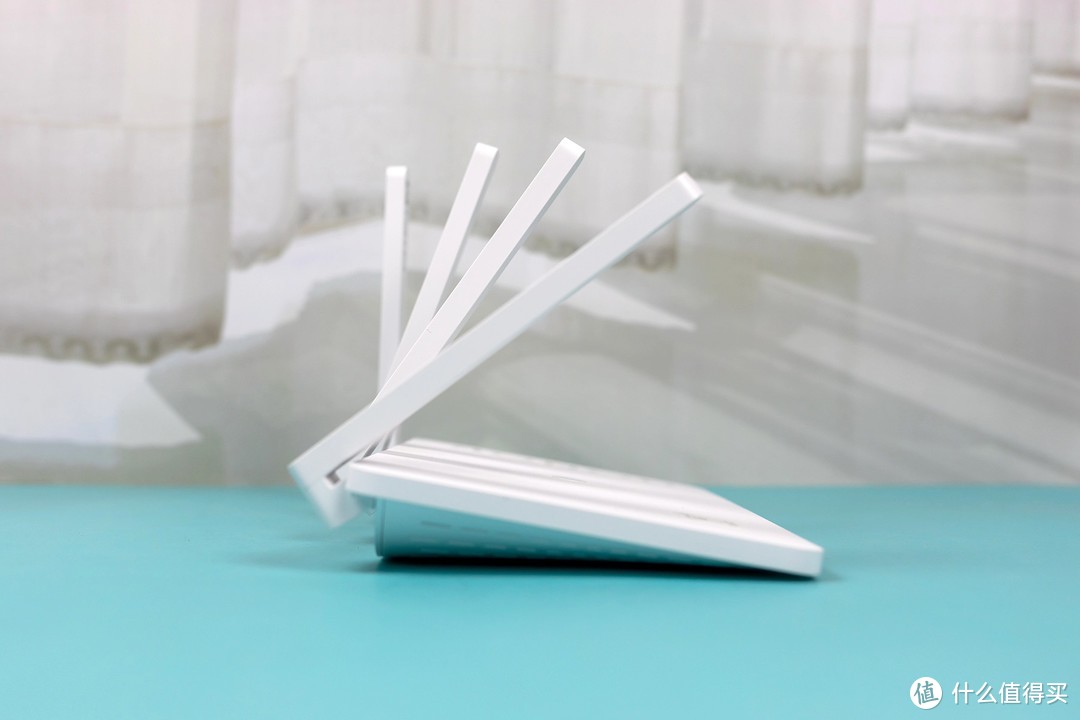 荣耀路由4 Pro真实体验：家里网络信号差，选择路由器是关键