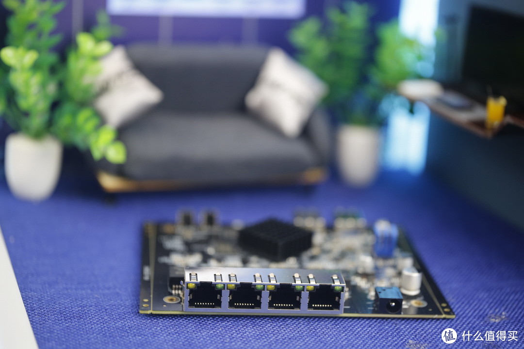 4个港口以及电力供应接口