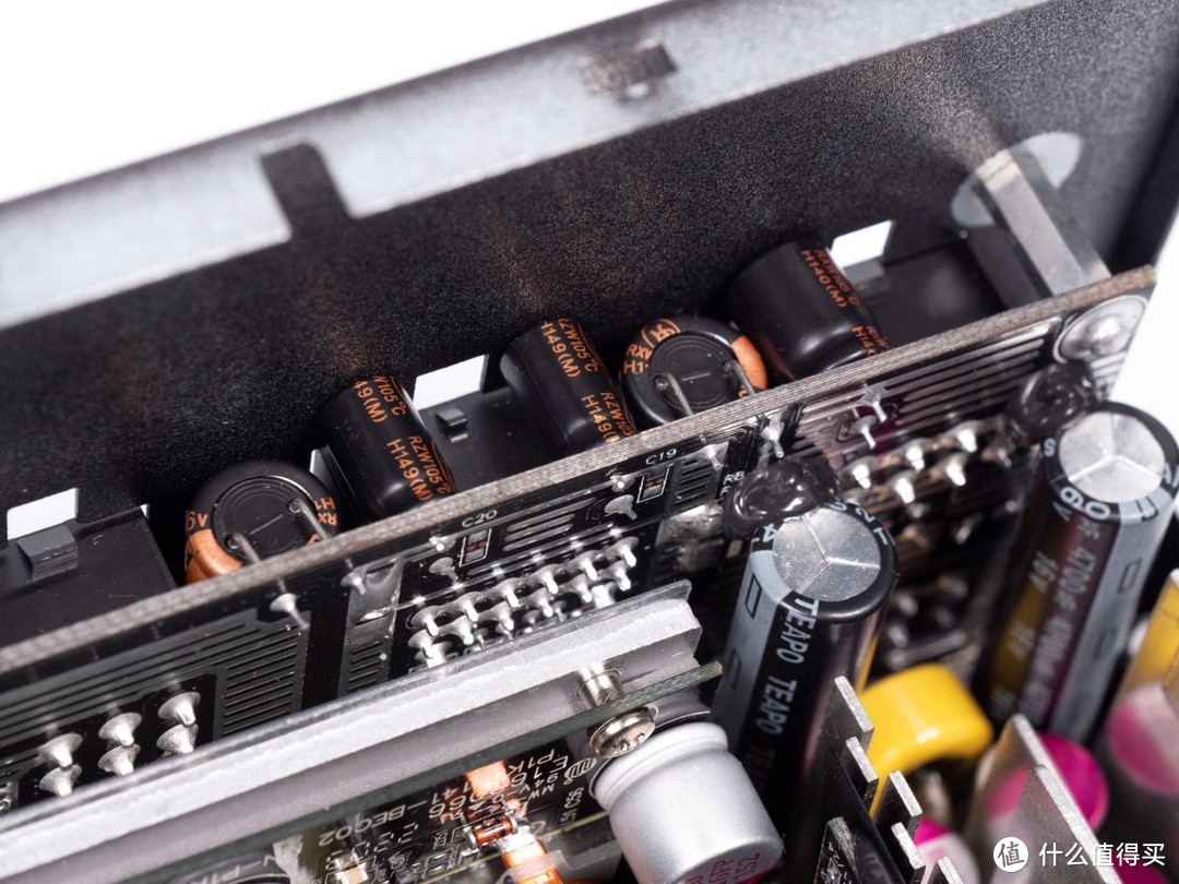 首款 ATX 3.0电源：技嘉超耐久 GP-UD1000GM-PG5电源评测