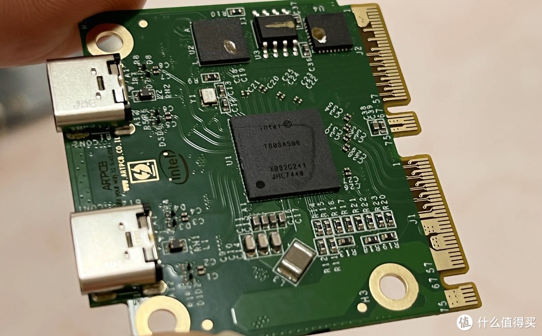 Yottamaster MS5-T3雷电3硬盘盒扩展坞测速怎么样？分别测Win11系统和macOS12系统下的雷电3读写速度！