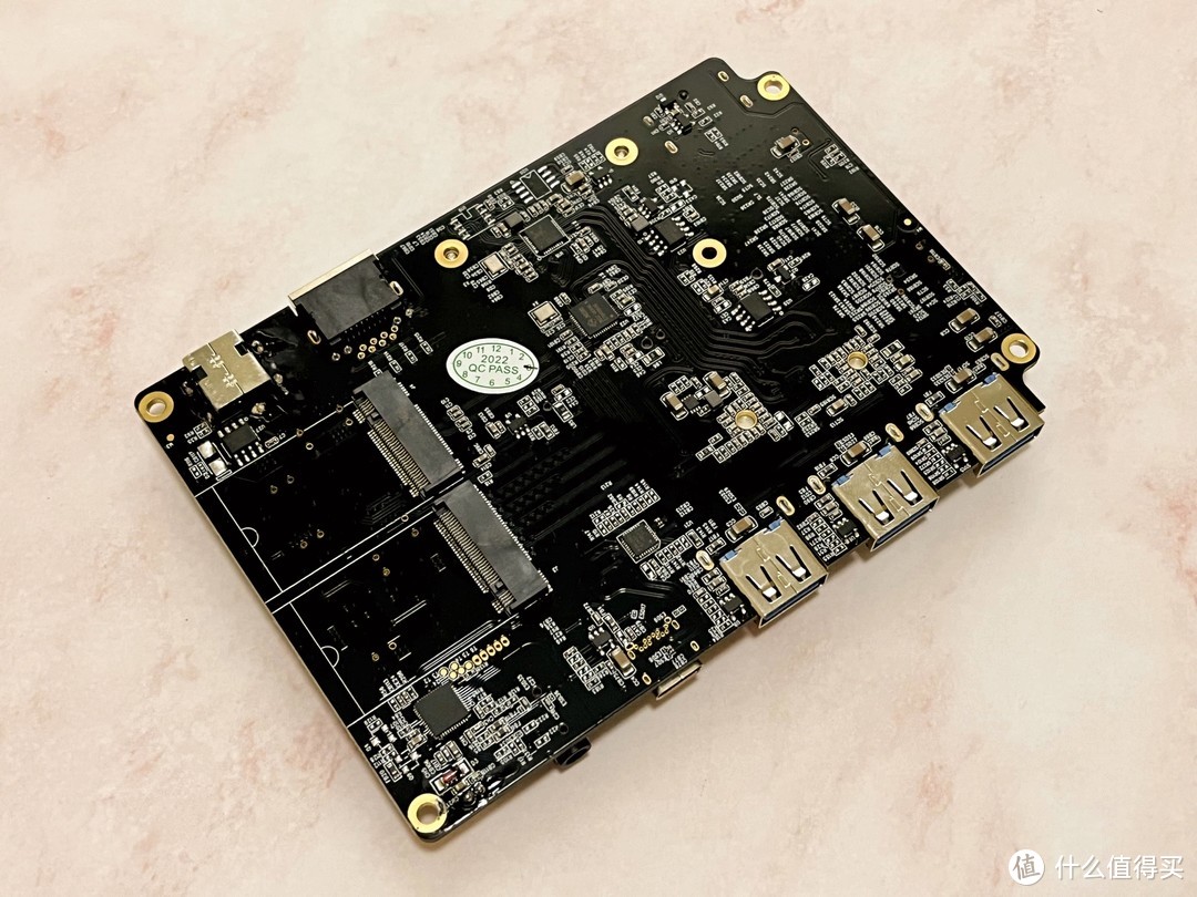 Yottamaster MS5-T3雷电3硬盘盒扩展坞测速怎么样？分别测Win11系统和macOS12系统下的雷电3读写速度！