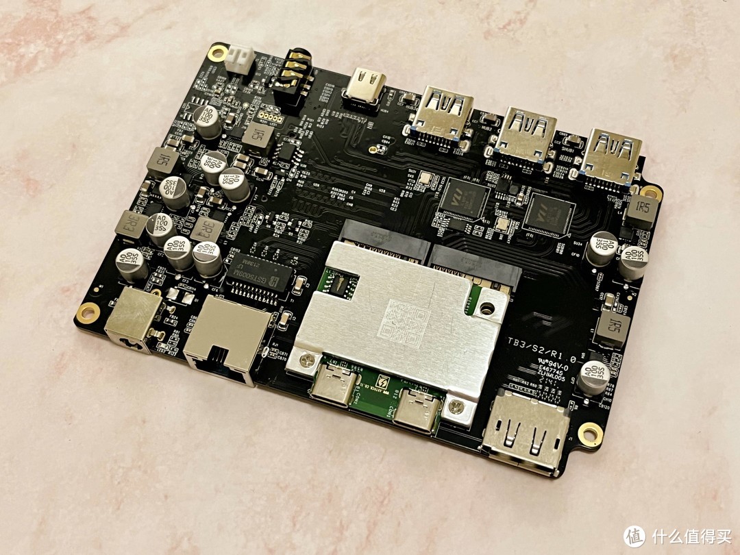 Yottamaster MS5-T3雷电3硬盘盒扩展坞测速怎么样？分别测Win11系统和macOS12系统下的雷电3读写速度！