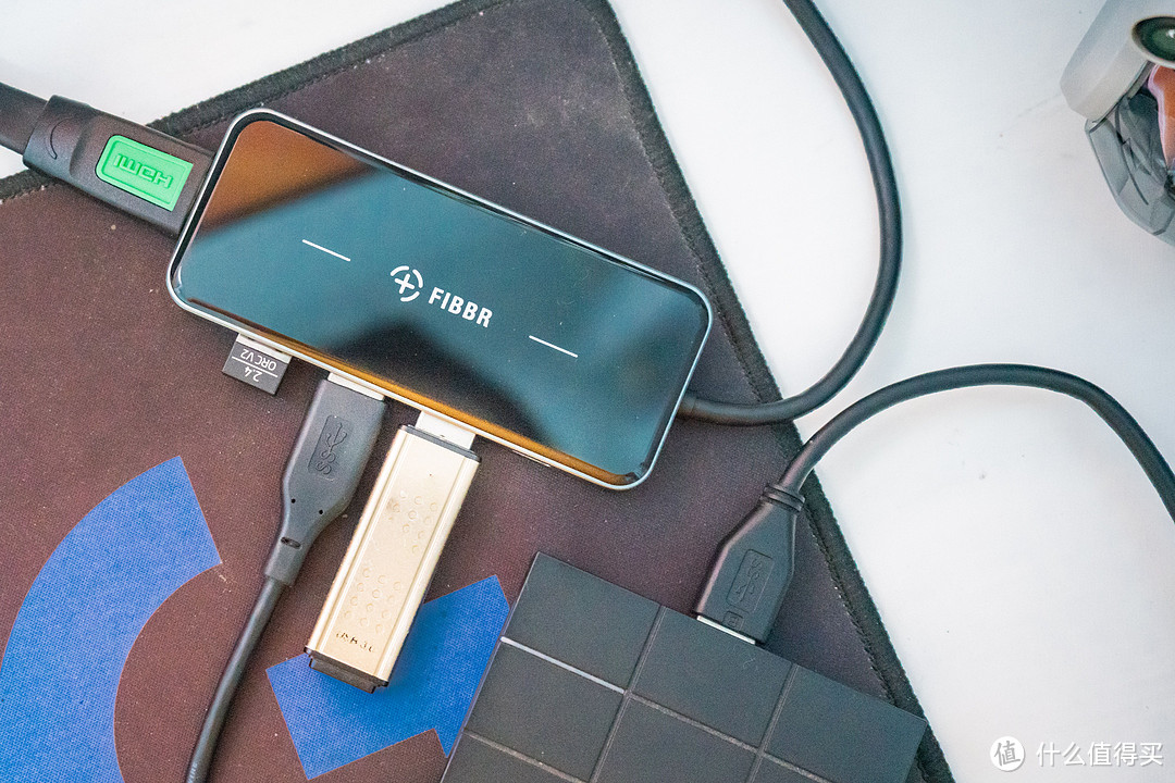 你的手机和电脑的距离，只有一个菲伯尔Type-C扩展坞