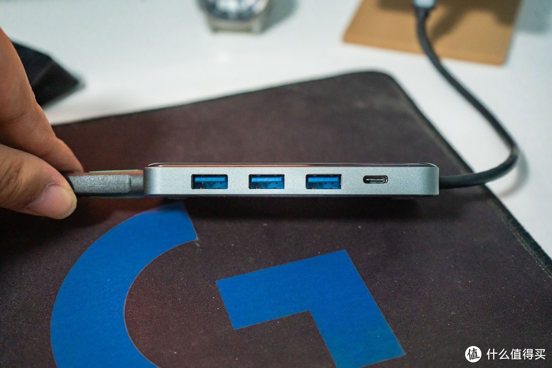 你的手机和电脑的距离，只有一个菲伯尔Type-C扩展坞